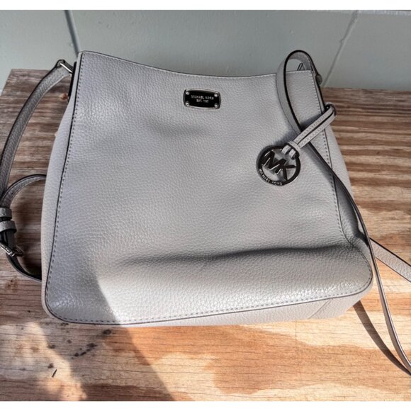 Michael Kors Pebbled Leather Gray Crossbody Bag Logo Charm Adjustable Strap - Picture 2 of 6